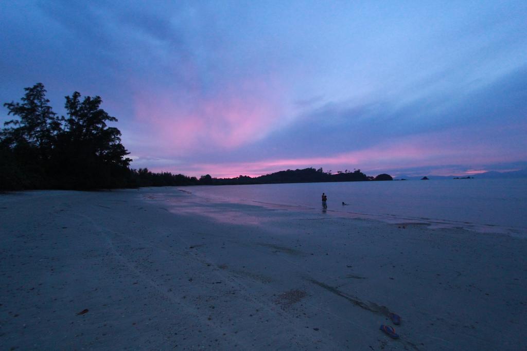 Chalee Tropicana Bungalow パヤム島 エクステリア 写真