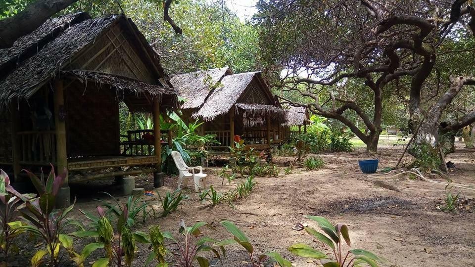 Chalee Tropicana Bungalow パヤム島 エクステリア 写真